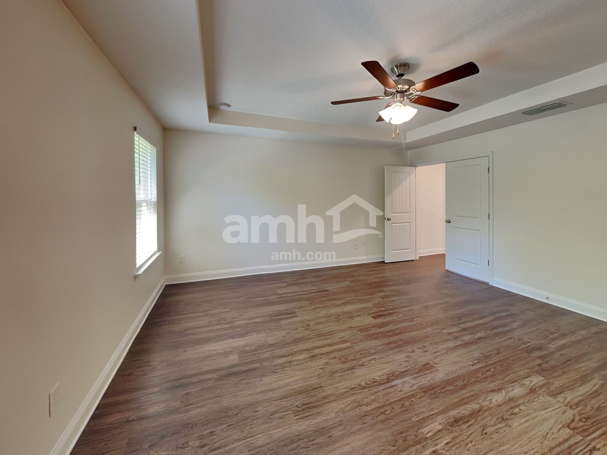 Building Photo - 3150 Creek Village Ln
