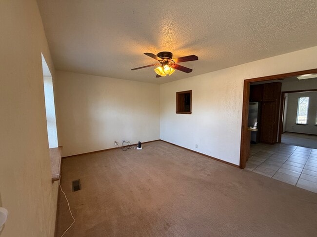 Building Photo - 1940 Ives Way Ln