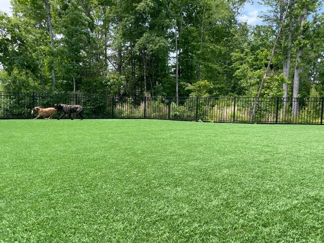 Building Photo - Wren | 3 Bed 2.5 Bath | Garage | 1729 sf | $2831 - $3114 | 8, 9, 10, 12, 14, and 15 month lease t...