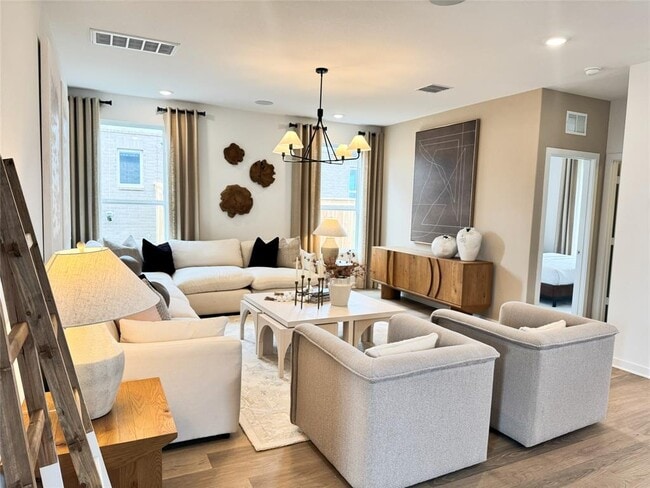 Building Photo - 130 Golden Bell Wy