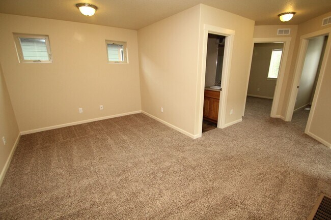Building Photo - Three bedroom house in Hazel Dell - AC / B...