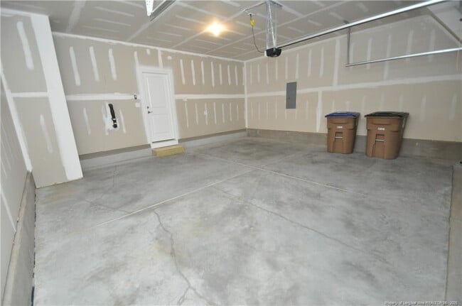 Building Photo - 714 Silo Pk Dr