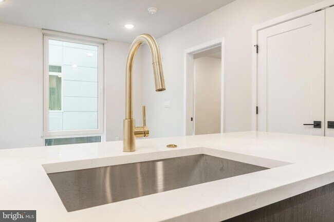 Building Photo - 1102 Germantown Ave