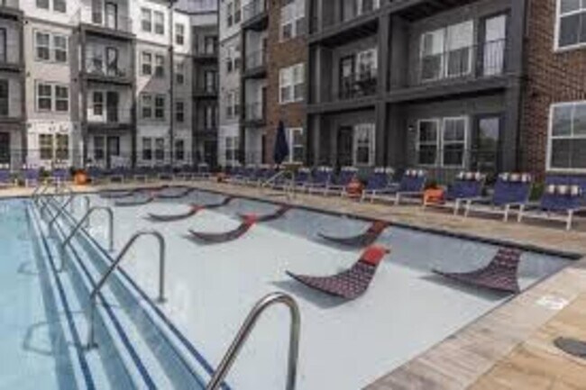 Building Photo - 541 Great Circle Rd