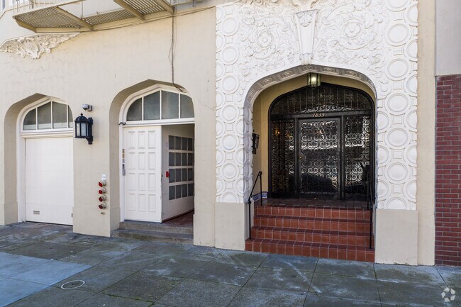 Entrance - 1835 Vallejo