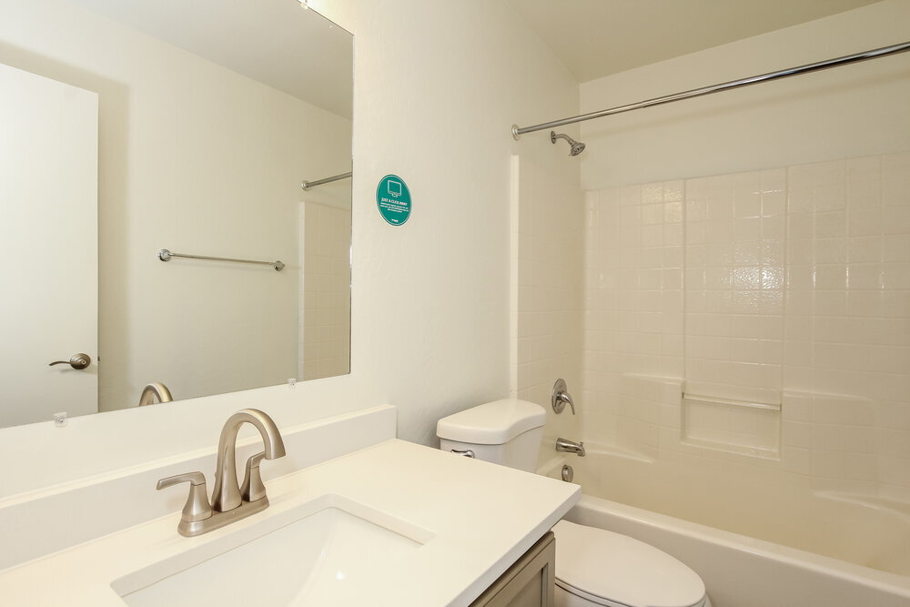 Building Photo - 7815 W Northview Ave