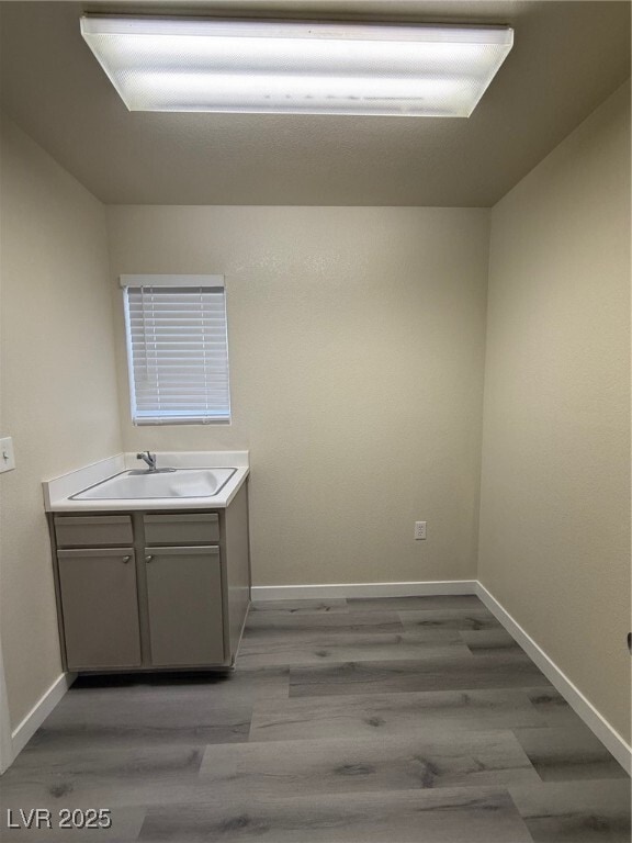 Building Photo - 8605 Glenmore Dr