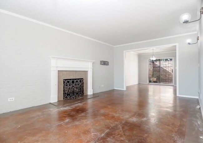 Building Photo - Beautiful midtown condo