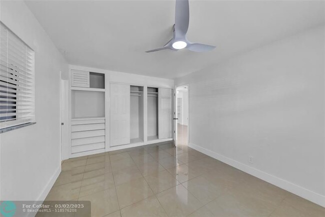 Building Photo - 511 SE 13th Ct