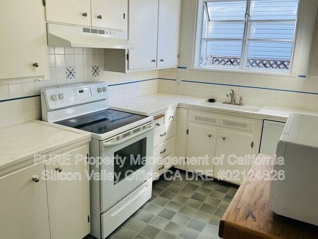 Building Photo - 624 Button St