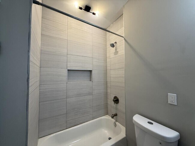 Building Photo - 5340 Maple Ave