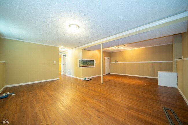 Building Photo - 8307 Castle Farms Rd