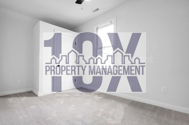 Building Photo - 1116 Summit St