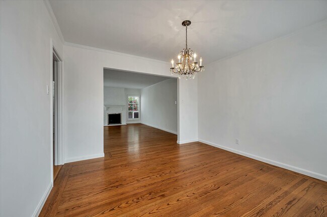 Building Photo - 619 Santa Susana Ave