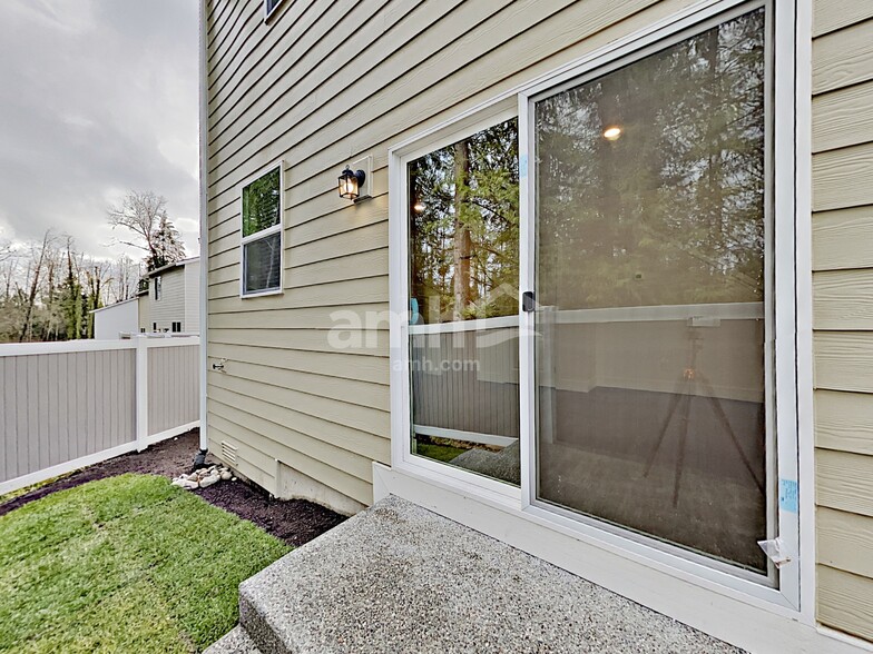 Building Photo - 2105 104th Dr SE