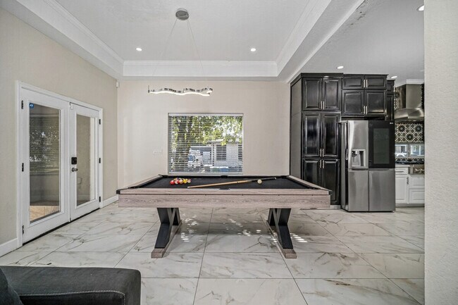 Primary Photo - 219 Utah St