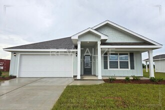 Building Photo - 4BR/2BA Home- Connected Living with Pool & Gym Access