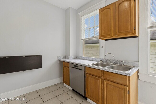 Building Photo - 2527 Forbes St