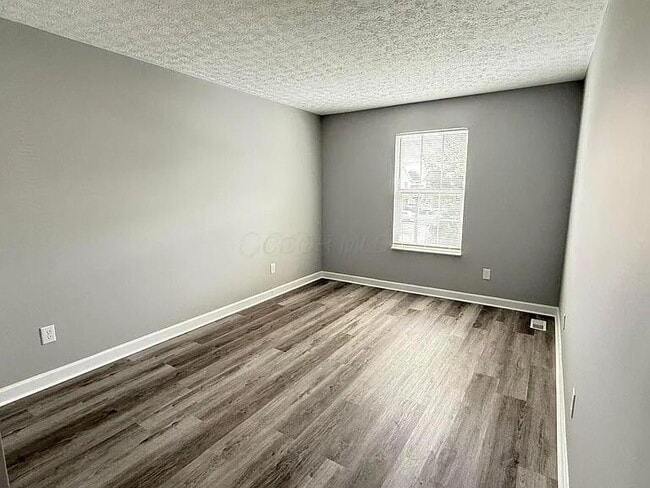 Building Photo - 904 Charleston Way Dr