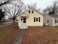 Building Photo - Charming 2 bedroom 1 bath cottage