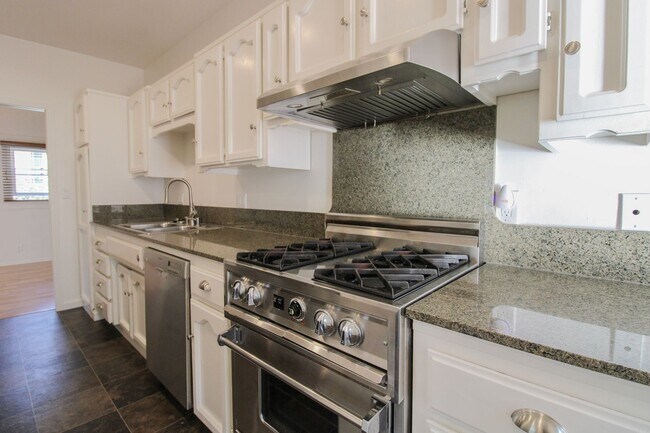 Building Photo - 4 Bedroom House with HUGE Backyard on Historic Buchon St. Near Downtown SLO