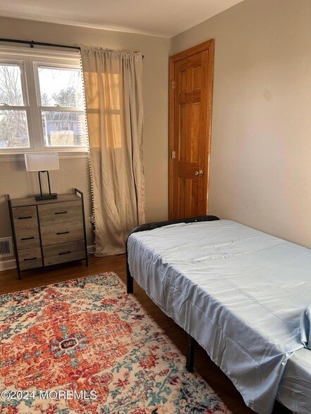 Building Photo - 26 Lincroft Ave