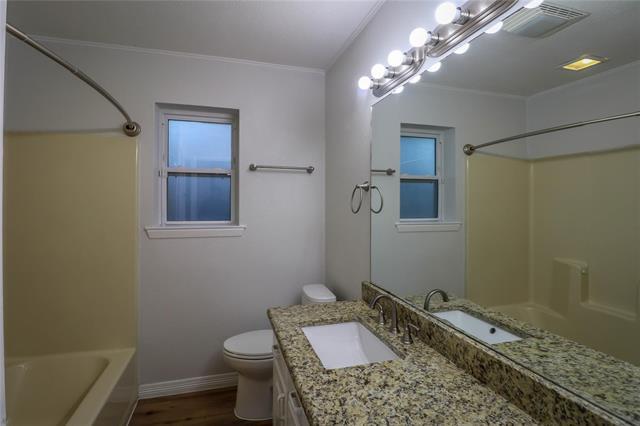 Building Photo - 2213 Shady Brook Dr