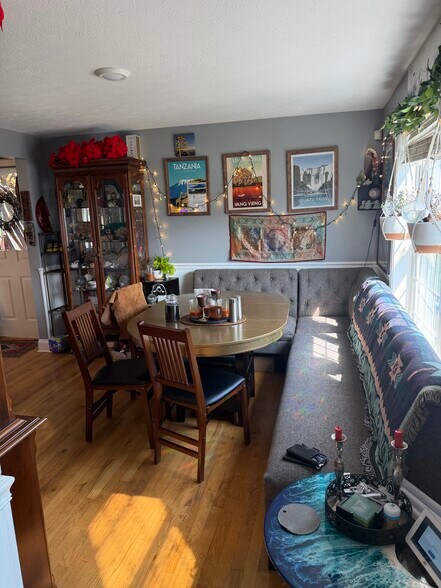 Dining room - 207 Pasture Dr