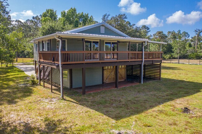 Building Photo - Serene 3-Bedroom Home on 1 Acre Lot