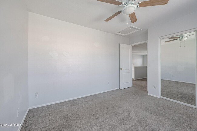 Building Photo - 4432 E Anderson Dr