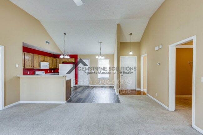 Building Photo - 1418 Owasa Trail