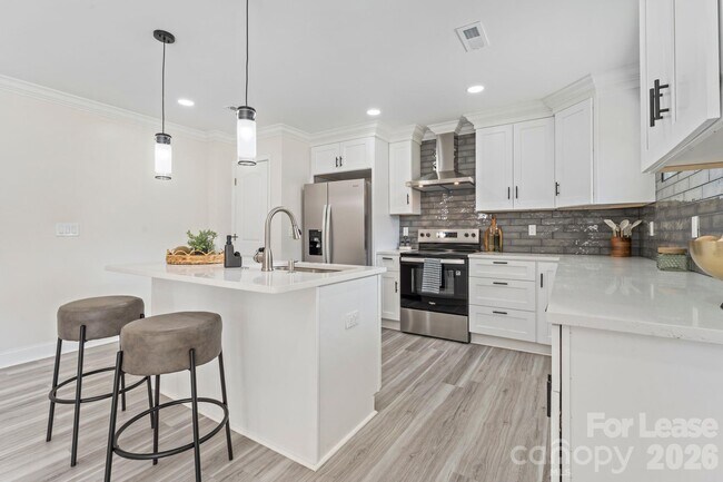 Building Photo - 612 Westway Dr