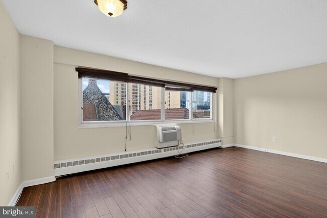 Building Photo - 2101 Chestnut St