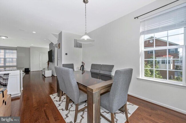 Building Photo - 7780 Dagny Wy