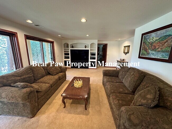 Building Photo - New Lower Price on this Magnificent Home in The Ridge!!