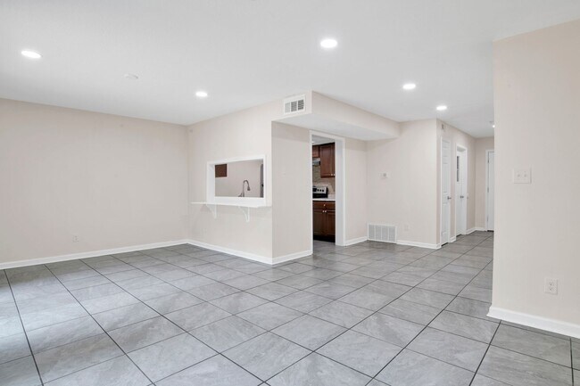 Building Photo - 8140 Lillian Hwy