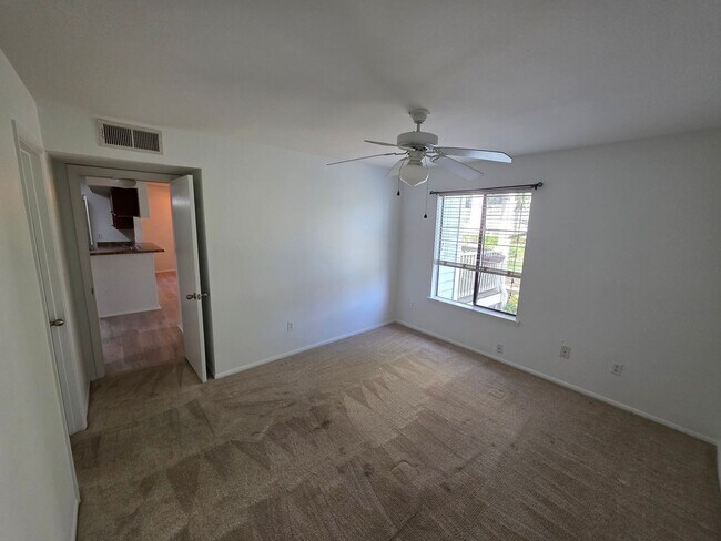 Building Photo - 1481 Center St Ext