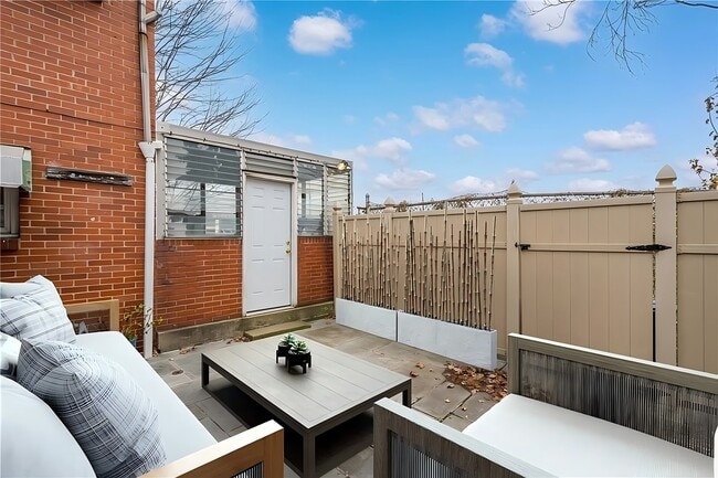 Building Photo - 39 S 13th St