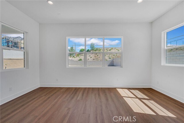 Building Photo - 27510 Elderberry Dr