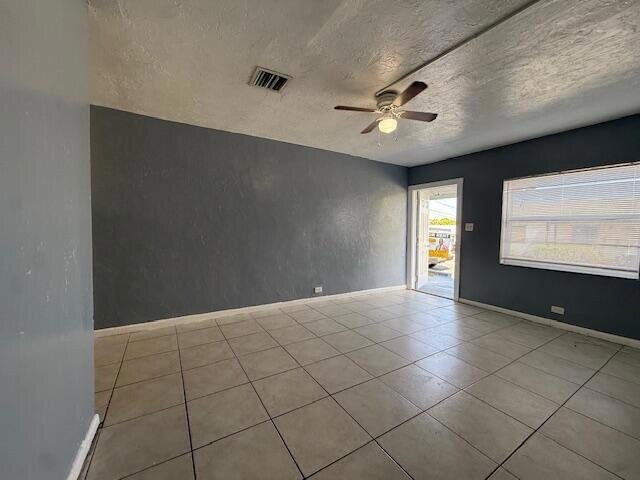 Building Photo - 1913 Division Ave