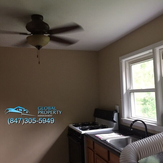 Building Photo - 26179 Riverview Dr
