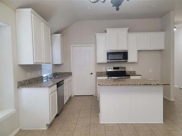 Building Photo - 628 Nemitz St