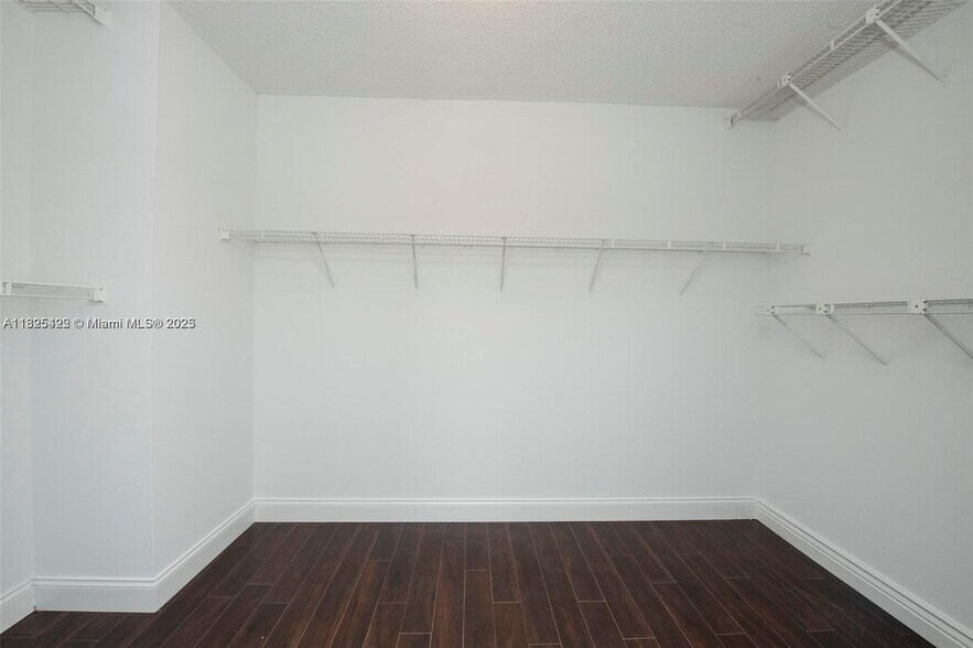 Building Photo - 1127 SW 104th Way