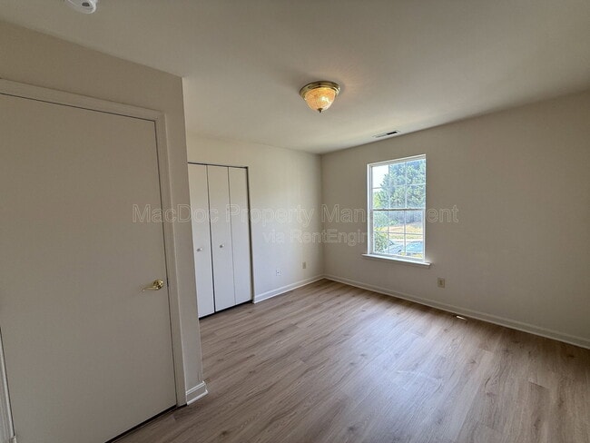 Building Photo - 76 Red Maple Ct