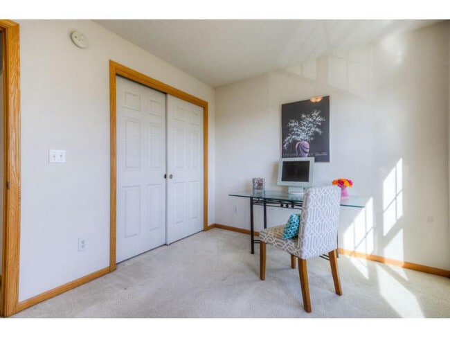 Building Photo - 1683 Village Trail E #4