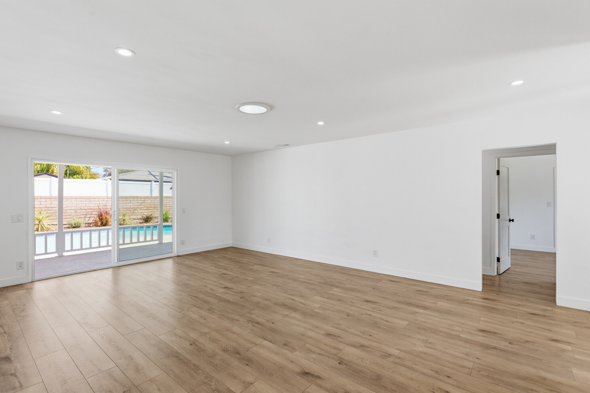 Building Photo - 16257 Los Alimos St