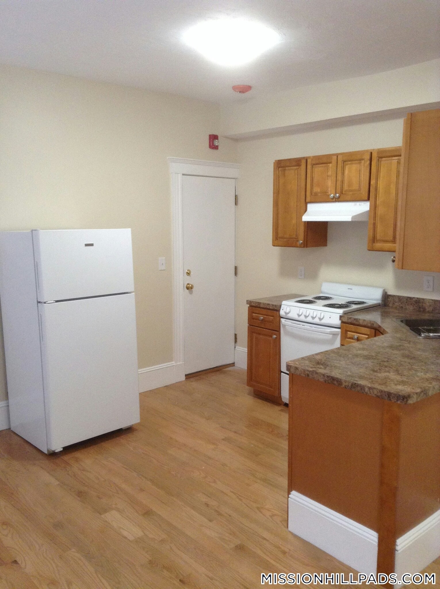 Building Photo - 887 Huntington Ave