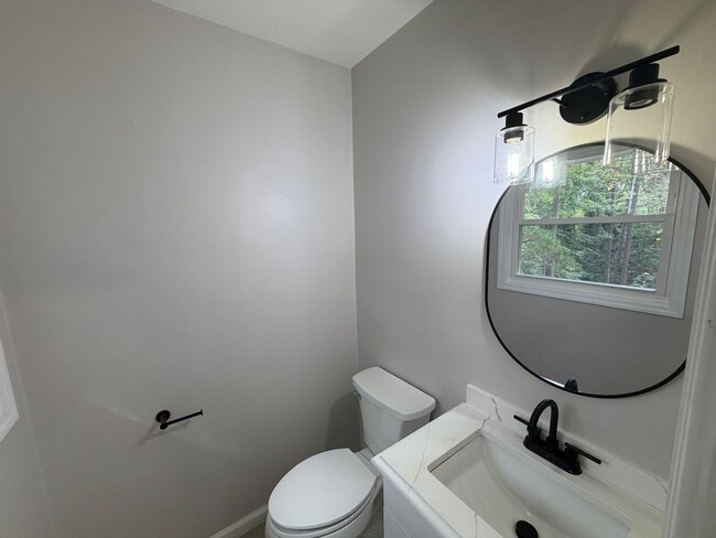 Building Photo - Beautiful Update Brick Ranch!
