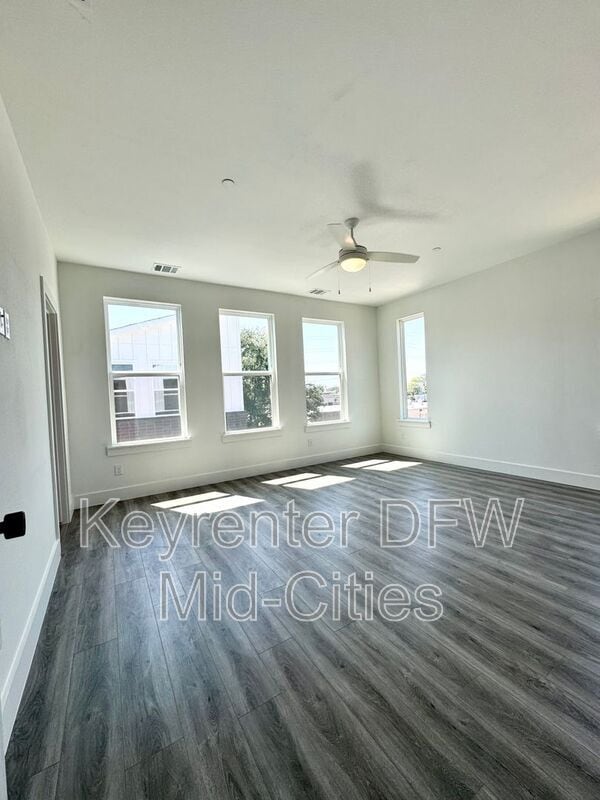 Building Photo - 7302 Uloho Wy