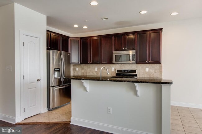 Building Photo - 7757 Crystal Brook Way